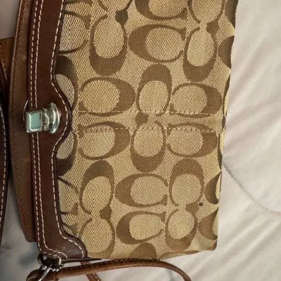 Coach Wristlet Wallet/Purse - Picture 3 of 3